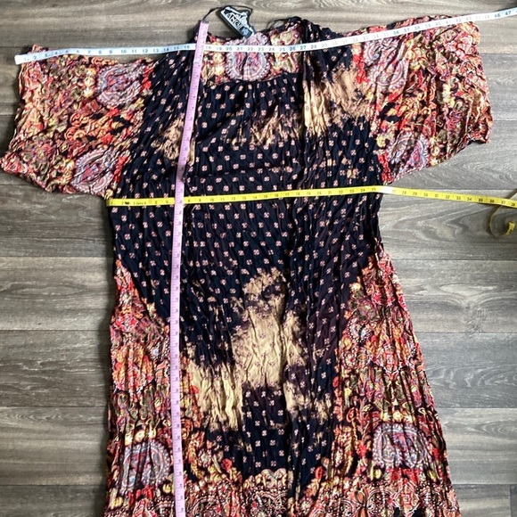 Just in @The King Kouture Boutique Long Black Floral Printed Kimono Med - Picture 9 of 9